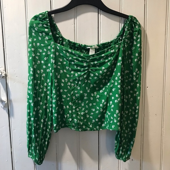 H&M Tops - 💕3/$25💕 H&M Long Sleeve Blouse